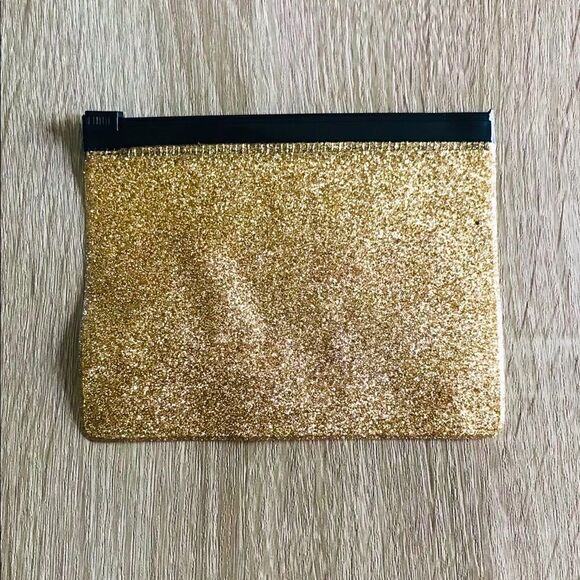 “A Little Glitter Never Hurts” ID / Card Holder - Picture 2 of 3